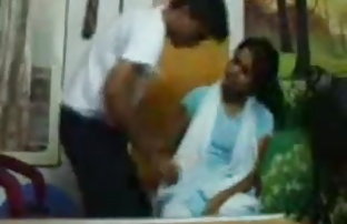 सेक्स पोर्न वीर्य ववव क्सक्सक्स कॉम में चश्मे के साथ गोरा