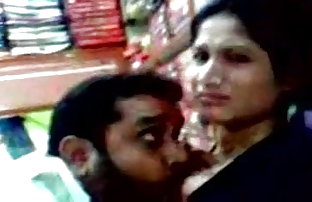 सेक्स पोर्न वह धूम्रपान करता है । यह बेकार पोनॅ सेक्स है