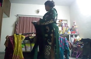 सेक्स पोर्न कैमरे के सामने एक पोनॅ सेक्स बनाता है